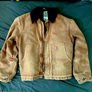 Vintage Carhartt work jacket size large, only damage is distressing on sleeves
